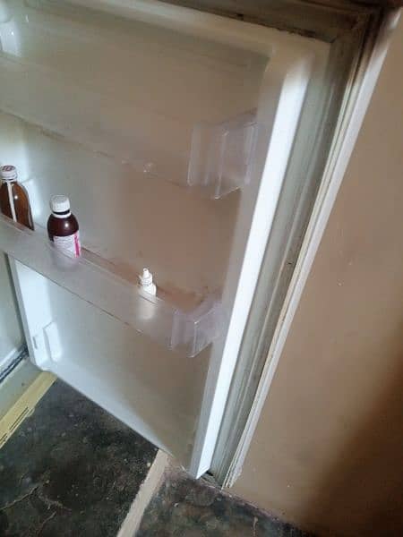 Refrigerator for sale good condition 4