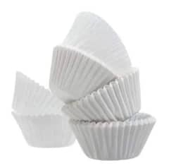 cover cup cake and paper plate 0