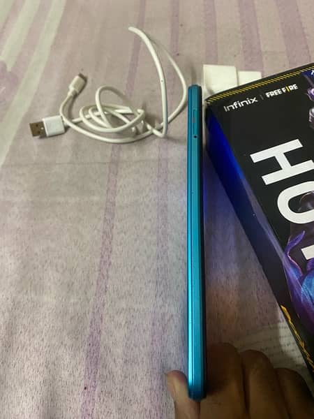 Infinix hot 12 6/128 with box 3