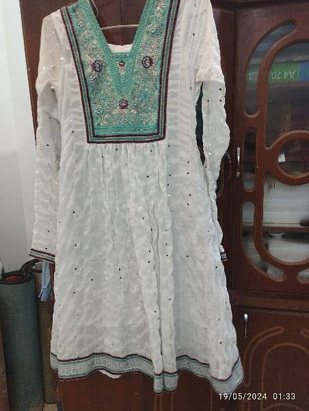 frock and dupatta. price kam hojaen ge. 1