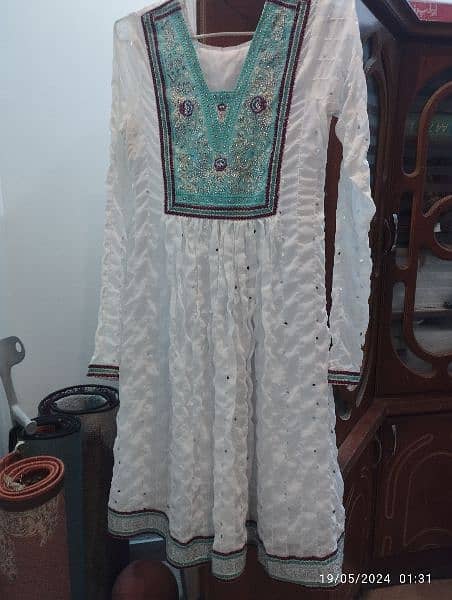 frock and dupatta. price kam hojaen ge. 5