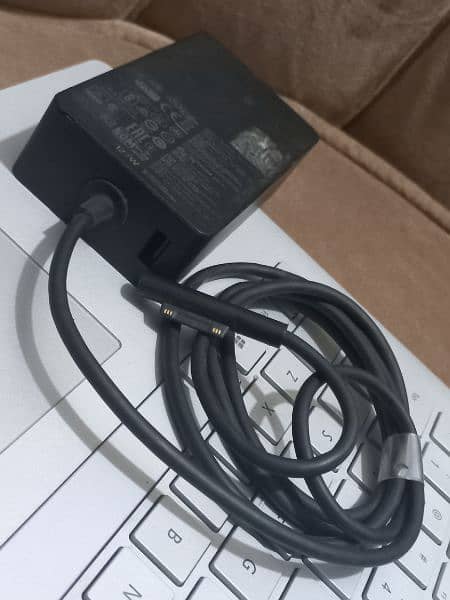 Microsoft Surface Book 3 Charger 127W 0