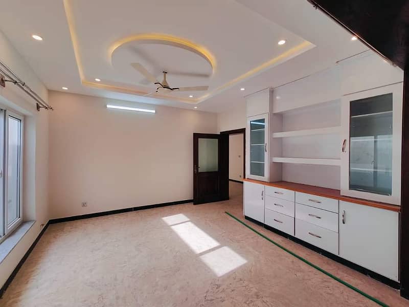 20 Marla House Available for rent in sector C Bahria Town Lahore 14