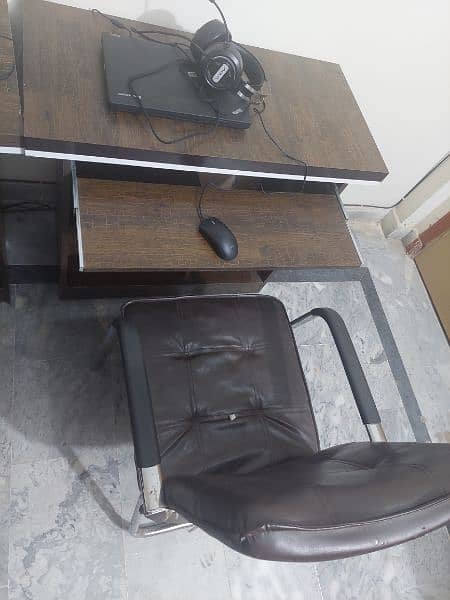 mini computer table as new neat and clean for sale 1