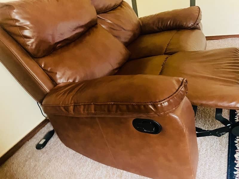 I  am selling my recliner 1