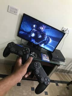 PS4 Slim model 1TB SSD with 7 games Installed and 1 CD free