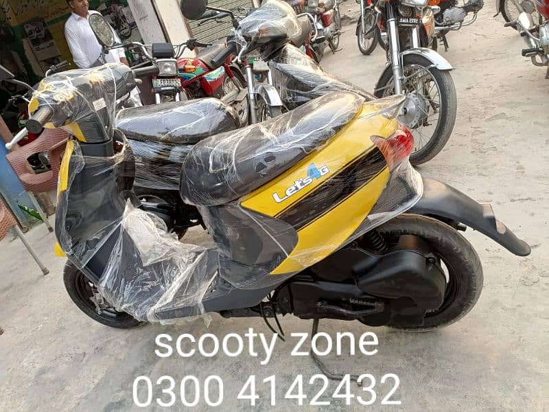 49cc japanese scooty available mobile no#0300 4142432# 3
