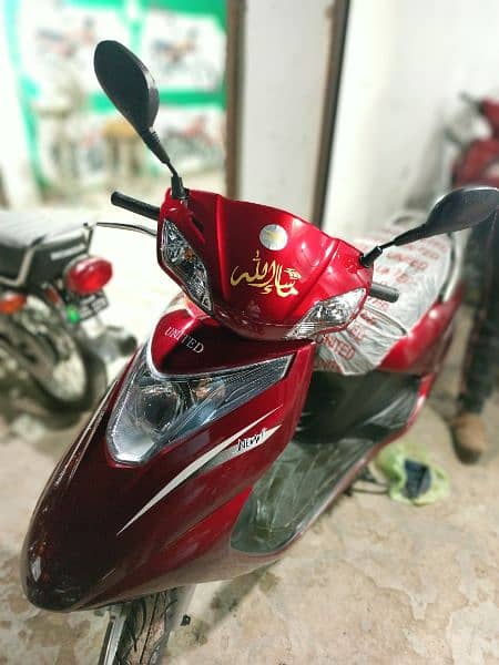 united scooty available contact at**03004142432** 6