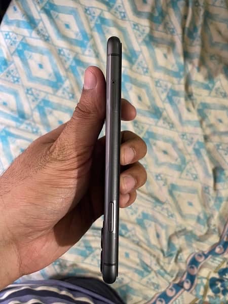 Iphone 11 - 128 GB - PTA Approved 6
