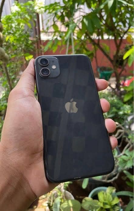 Iphone 11 black 128GB non pta water pack 1