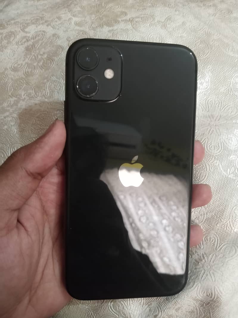 Iphone 11 black 128GB non pta water pack 3