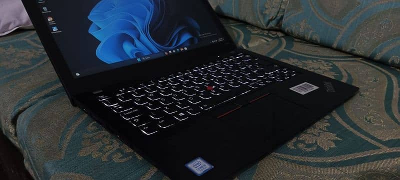 Lenovo Thinkpad x280 core i5 7th generation 3
