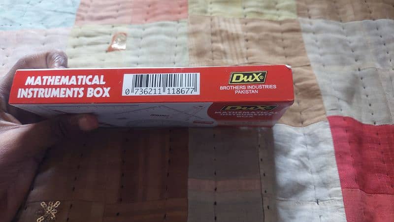 DUX Mathametical instrument box 2