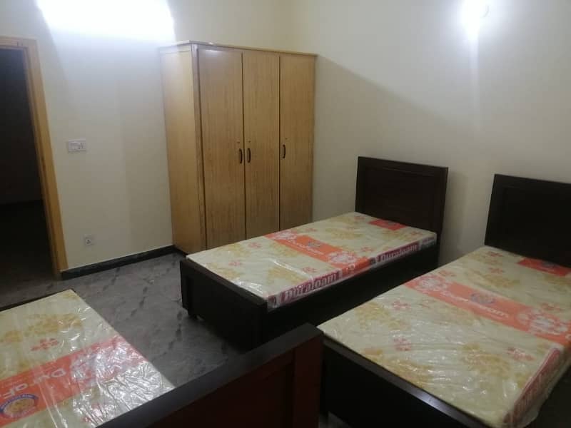 Hostel Room For Rent Near Ayub Park 7