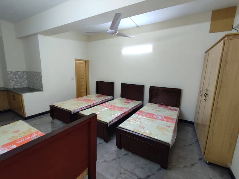 Hostel Room For Rent Near Ayub Park 8