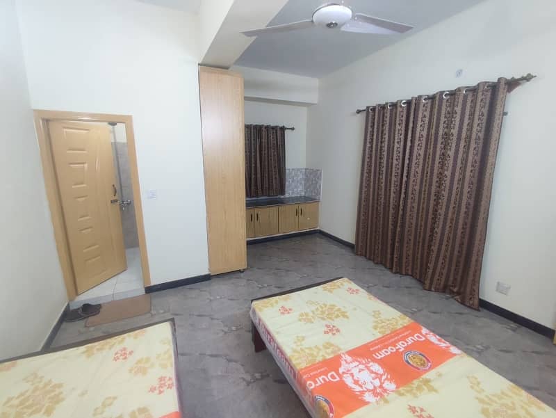 Hostel Room For Rent Near Ayub Park 9