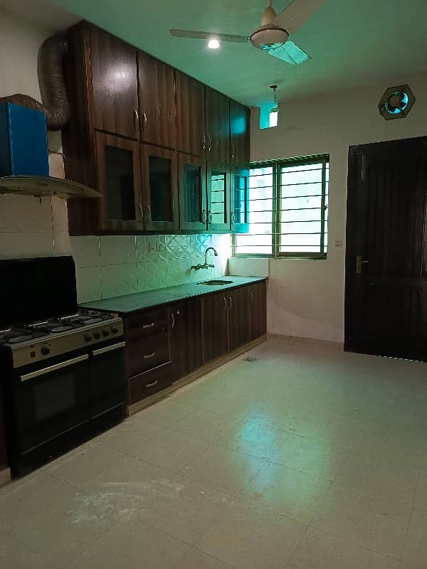 1 Kanal Double Unit House For Rent 18