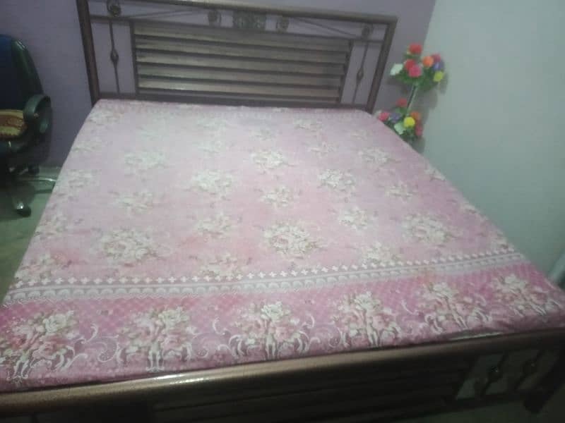 kind double bed 6 by 6 with mattress 1