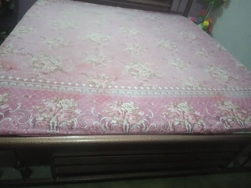 kind double bed 6 by 6 with mattress 3