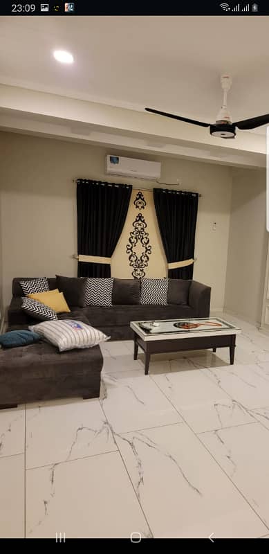 Par Day short time One BeD Room apartment Available for rent in Bahria town phase 4 and 6 empire Heights 2 Family apartment 2