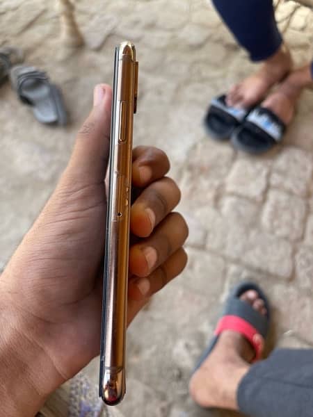 iPhone XS for sale 4