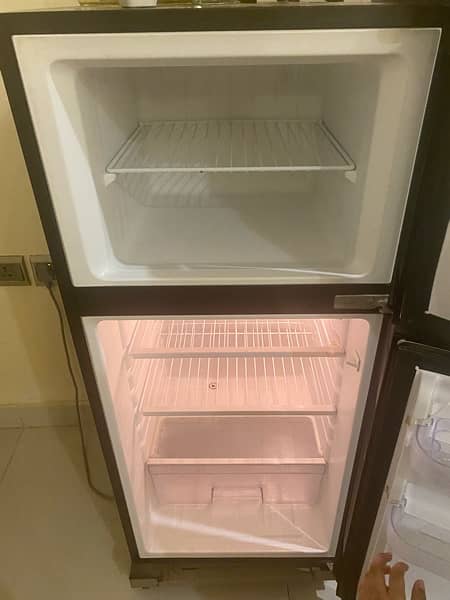 10/10 condition fridge 4