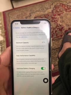 I am selling iPhone 11 64gb(jv) True Tone on Face ID on BH 87%