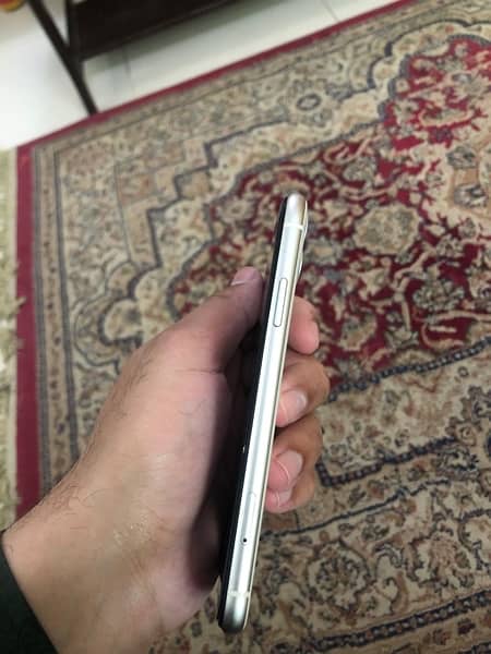 I am selling iPhone 11 64gb(jv) True Tone on Face ID on BH 87% 2