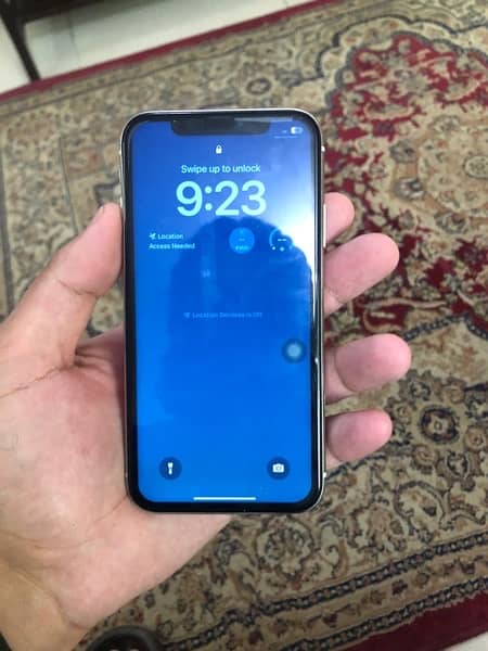 I am selling iPhone 11 64gb(jv) True Tone on Face ID on BH 87% 6