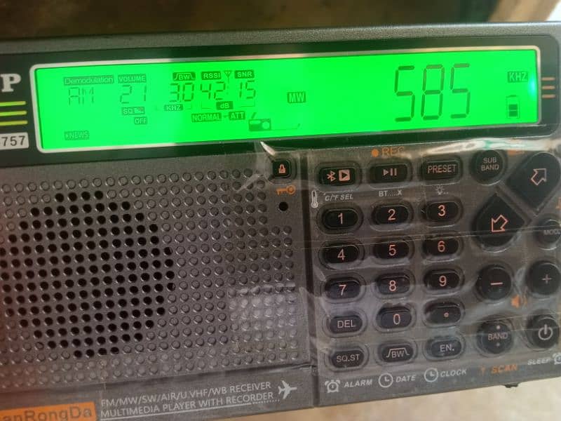HRD-757 ( AM, FM, SW,UHF/VHF) Radio with Bluetooth, Mp3 Mobile Remote 5