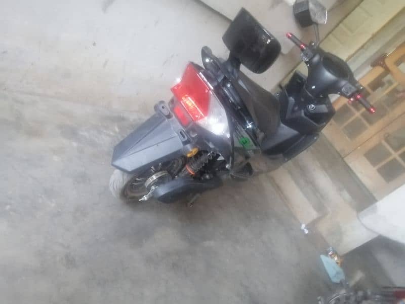 Electric scooty for sale 03456868724 2