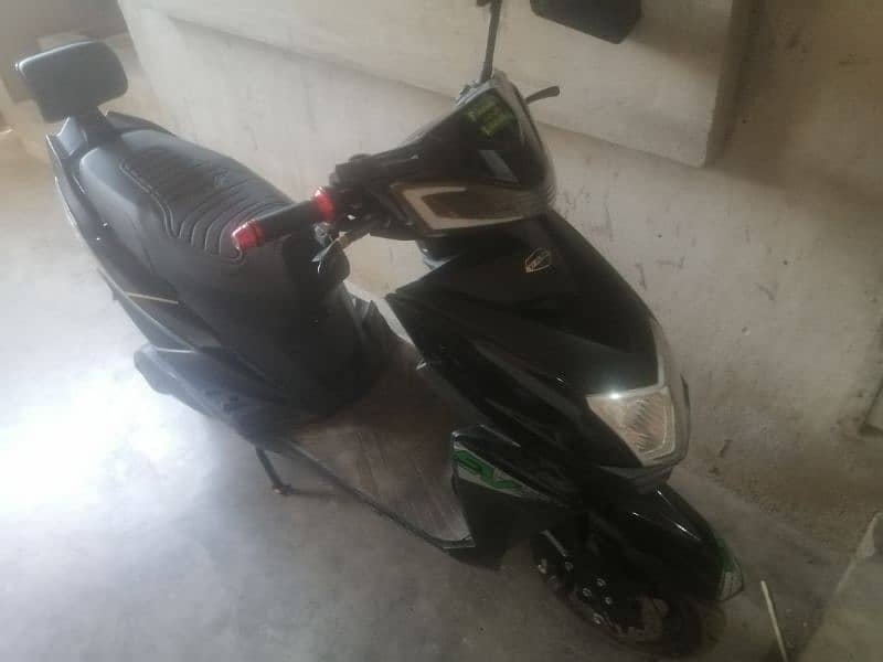 Electric scooty for sale 03456868724 3