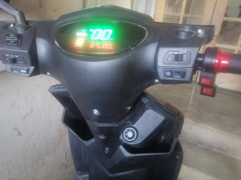 Electric scooty for sale 03456868724 8