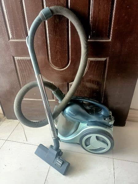 Kenwood Vacuum Cleaner 1