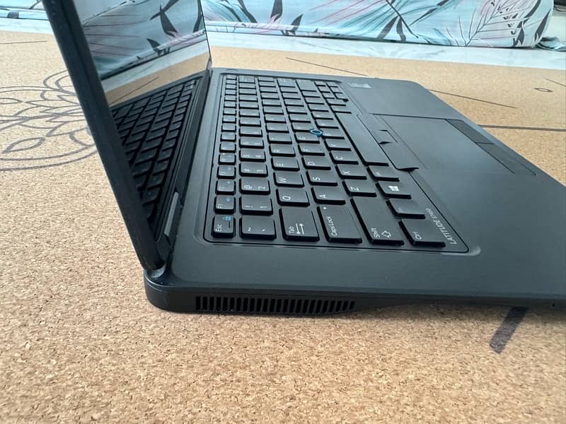Dell Core i7 Touch and Type Laptop for Sale 1