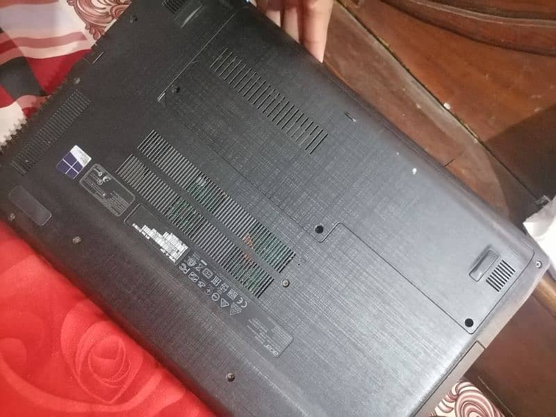 ACER i3 6th Generation Laptop Ddr4 8Gb Ram / 128ssd + 250Gb Hdd 5