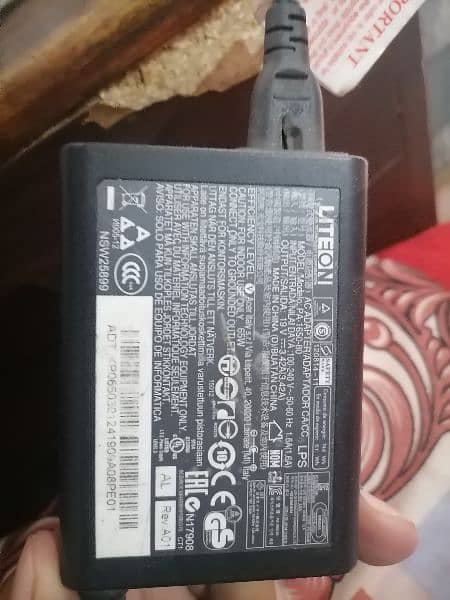ACER i3 6th Generation Laptop Ddr4 8Gb Ram / 128ssd + 250Gb Hdd 7