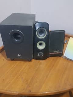speaker base boosted 0