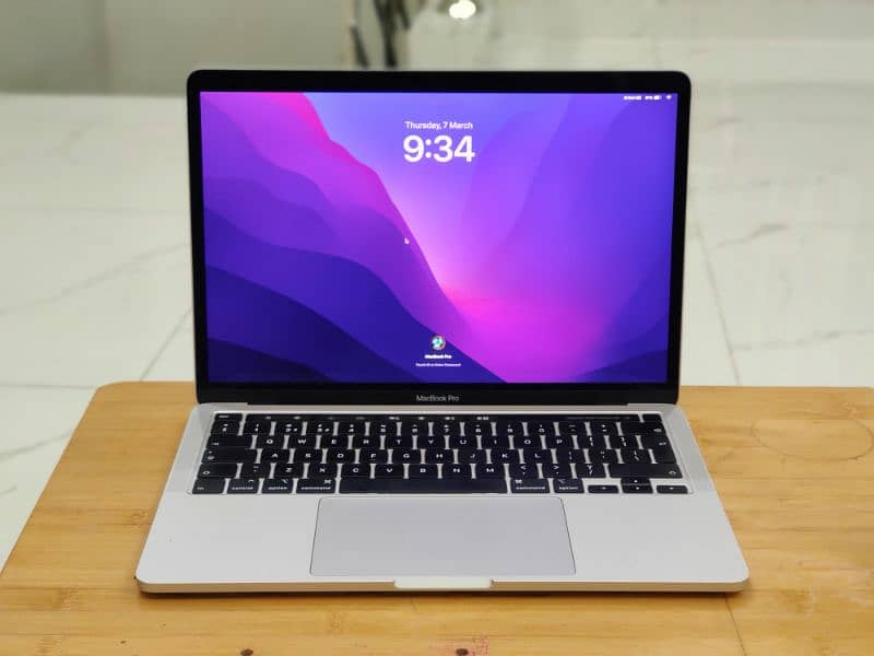 Macbook pro 2020 13 inch i7 0