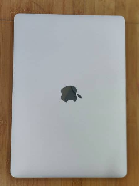 Macbook pro 2020 13 inch i7 4