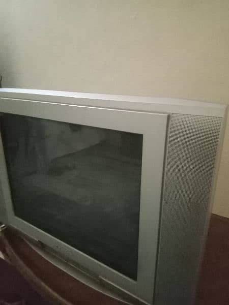 Panasonic 21" color TV in Good Condition 7