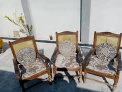 four sitting chairs