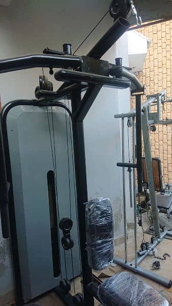 Latpulldown and Pec deck machine gym 2