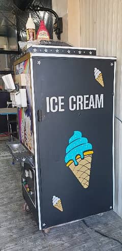 ice cream machine in good condition