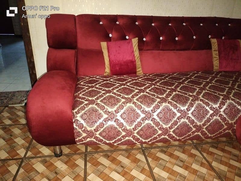 6 seater 3 2 1 sofa set available in new condition urgent sale 9