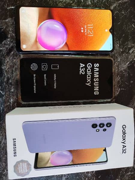 Samsung A32. . . Price m kmi-beshi ho jay g. . . One hand use 8/10 condition 4