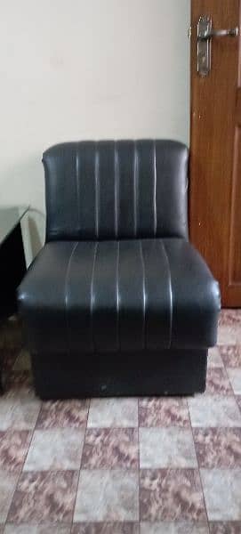Sofa set Neat and Clean Condition Urgent sale 2