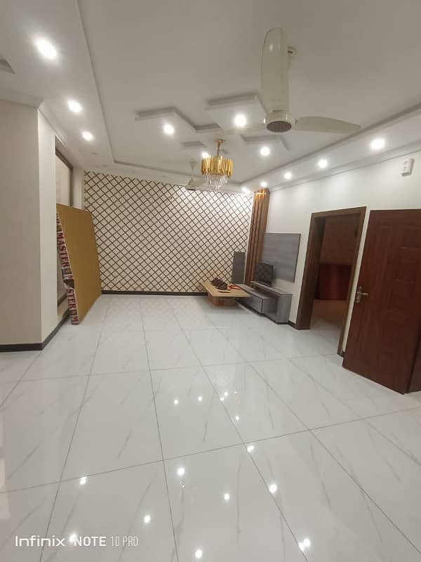10 Marla upper portion available for rent in ghulbahar block bahria town lahore 1