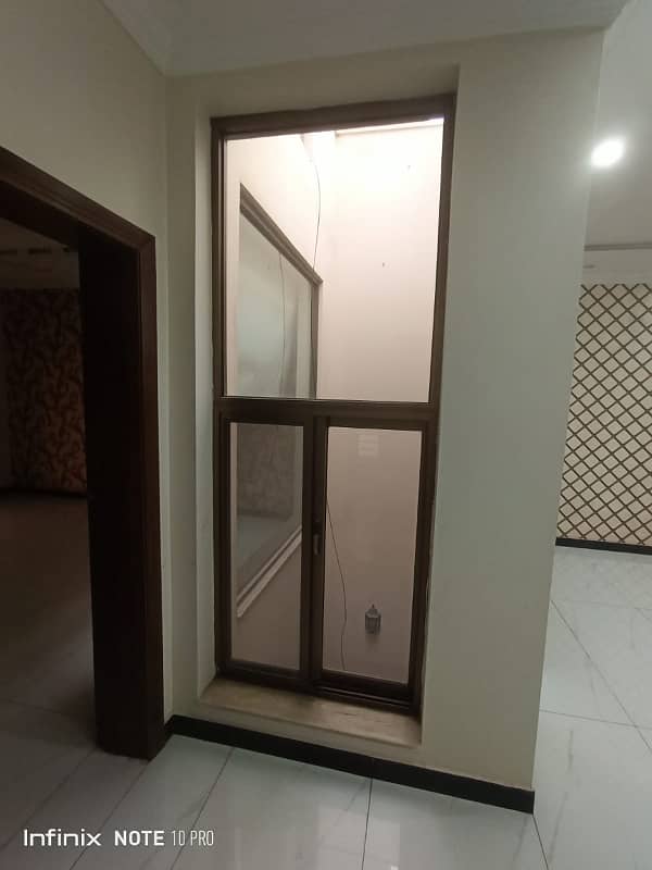 10 Marla upper portion available for rent in ghulbahar block bahria town lahore 3