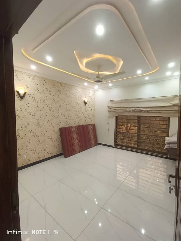10 Marla upper portion available for rent in ghulbahar block bahria town lahore 10